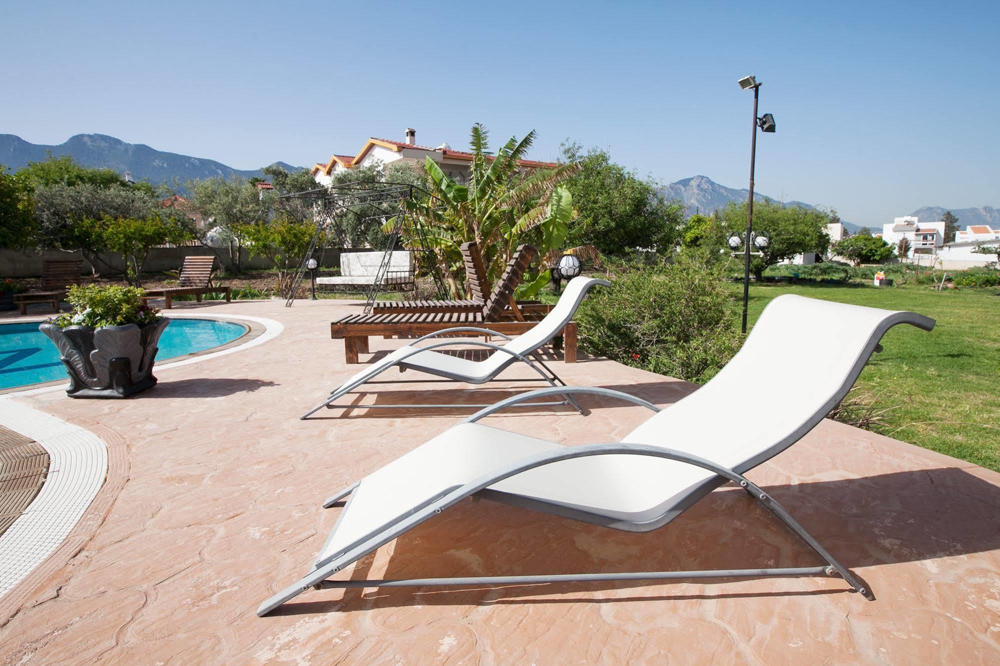 Meryem'S Hotel Agios Epiktitos Exterior photo